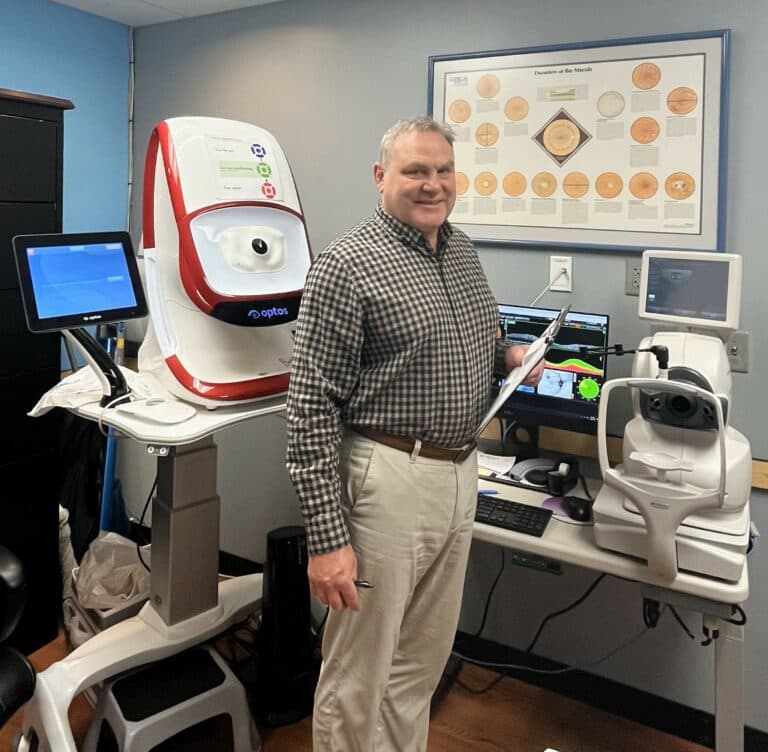 Dr. Daniel Goerl with advanced diagnostic equipment at Eyepro.